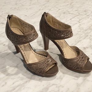 Adrienne Vittadini vintage inspired heels
